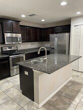 27515 Desert Willow Way in Wesley Chapel, FL - Foto de edificio - Building Photo