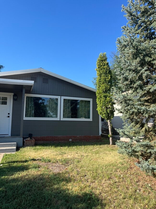 property at 905 E St