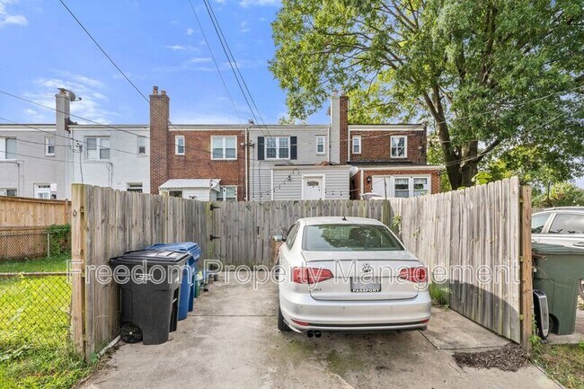 102 Lynhaven Dr in Alexandria, VA - Building Photo - Building Photo