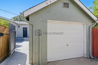 3012 Pacheco Blvd in Martinez, CA - Foto de edificio - Building Photo
