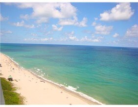 250 S Ocean Blvd-Unit -16-C in Boca Raton, FL - Building Photo - Building Photo