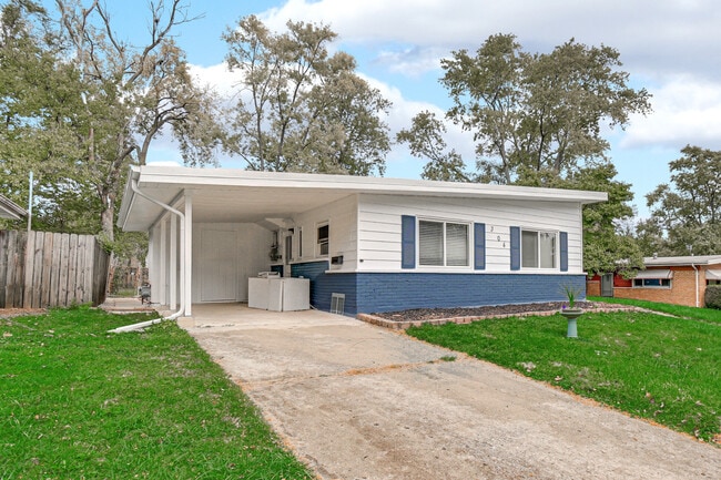 304 Seneca St in Park Forest, IL - Building Photo - Building Photo
