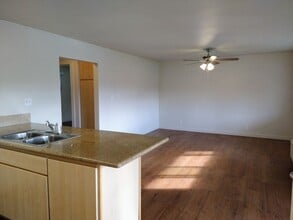 610-616 Iris Dr in Redding, CA - Building Photo - Building Photo