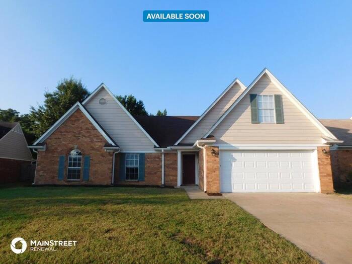 1681 Mary Payton Dr in Southaven, MS - Building Photo