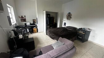 2944 SW 25th Ter in Miami, FL - Building Photo