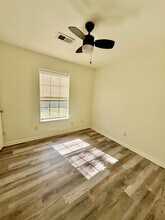 827 Algoa-Friendswood Rd in Alvin, TX - Building Photo - Building Photo