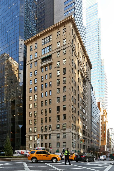 481-485 Park Ave in New York, NY - Building Photo