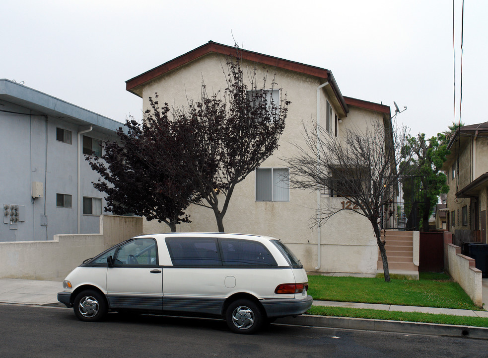 12222 Manor Dr in Hawthorne, CA - Building Photo