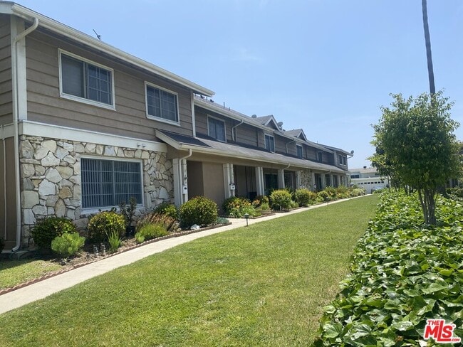 3500 W Manchester Blvd-Unit -424 in Inglewood, CA - Building Photo - Building Photo