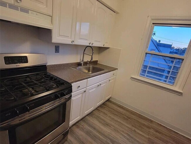 137-36 242nd St-Unit -2 in Queens, NY - Building Photo - Building Photo