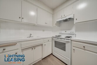 700-704 Irolo St in Los Angeles, CA - Building Photo - Building Photo