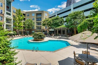 390 17th St NW, Unit 5041 in Atlanta, GA - Building Photo - Building Photo