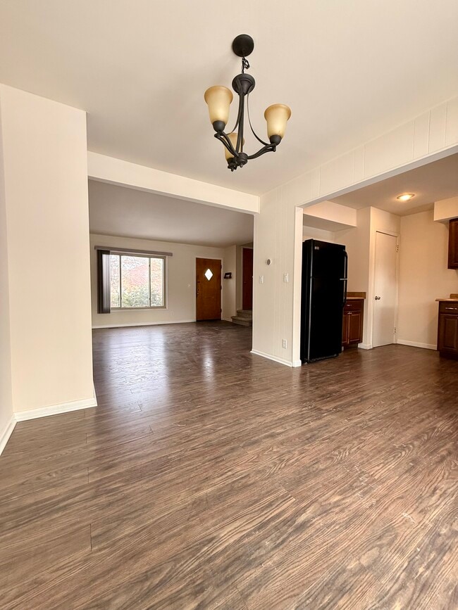 property at 130 E Farnum Ave