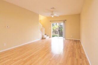 9079 Iron Oak Ave in Tampa, FL - Building Photo - Building Photo