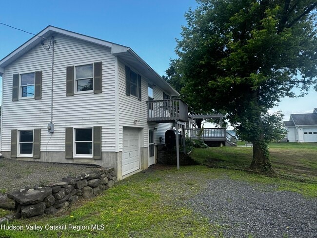 56 Yale Ct in Kingston, NY - Building Photo - Building Photo