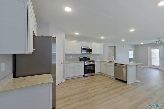 395 Angela St in Prattville, AL - Foto de edificio - Building Photo