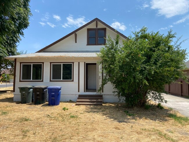 3204 6th St in Ceres, CA - Foto de edificio - Building Photo