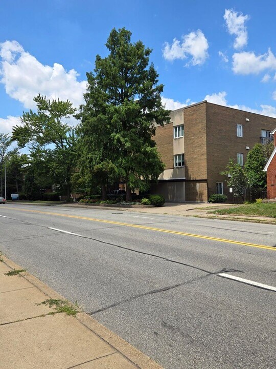 5425 Fifth Ave in Pittsburgh, PA - Building Photo
