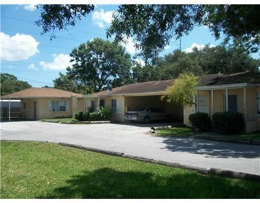 10953 70th Ave N in Seminole, FL - Building Photo - Building Photo