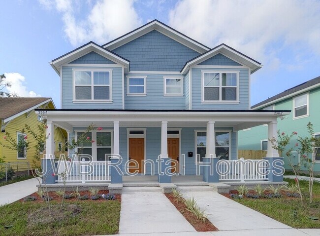 256 E 18th St in Jacksonville, FL - Foto de edificio - Building Photo