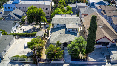 810 N Bonnie Brae St in Los Angeles, CA - Building Photo - Primary Photo