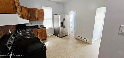 1319 Washburn St in Scranton, PA - Building Photo - Building Photo