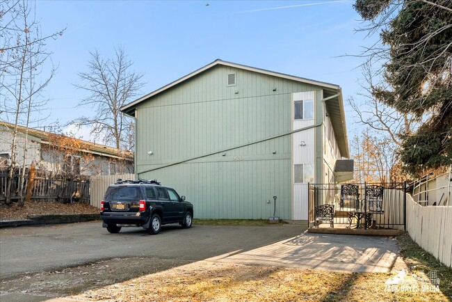 928 E 10th Ave, Unit #4 in Anchorage, AK - Building Photo - Building Photo