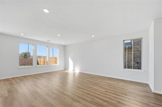 1126 Redcoat Dr in Forney, TX - Building Photo - Building Photo