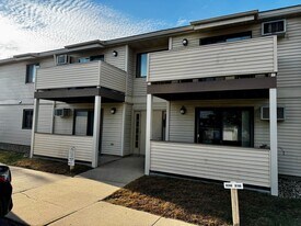 2114 Valleyhigh Dr NW in Rochester, MN - Building Photo
