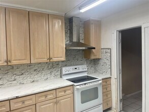 6548 Racquet Club Dr in Lauderhill, FL - Building Photo - Building Photo