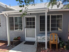 5238 Wilkinson Ave in Valley Village, CA - Building Photo