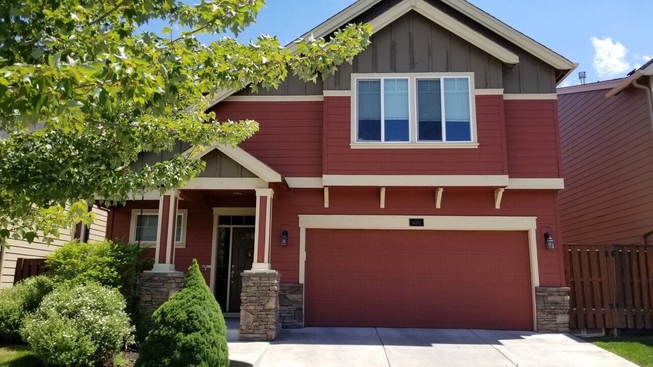 61252 Dayspring Dr in Bend, OR - Building Photo