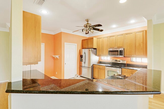 595 Waverly Cir in Port St. Lucie, FL - Building Photo - Building Photo