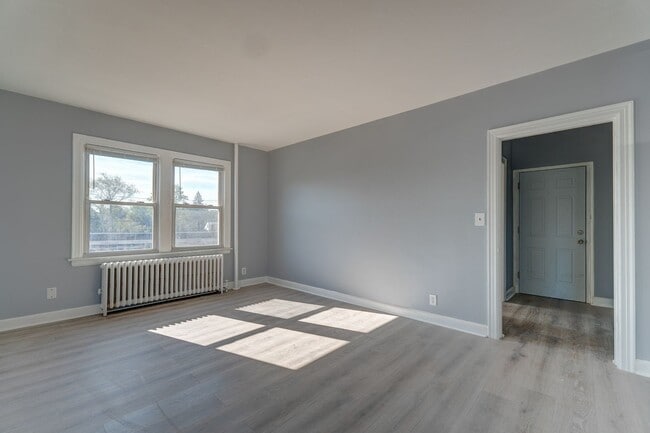 103 Golden Hill St in Milford, CT - Building Photo - Building Photo