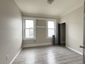 23 Colleen St, Unit 2R in Newark, NJ - Building Photo - Building Photo