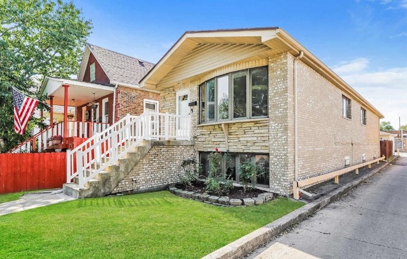 11114 S Troy St in Chicago, IL - Building Photo