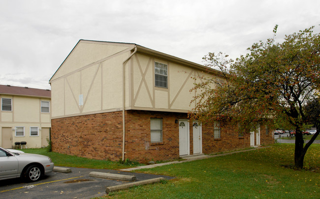 2250 Webster Canyon Ct in Columbus, OH - Foto de edificio - Building Photo