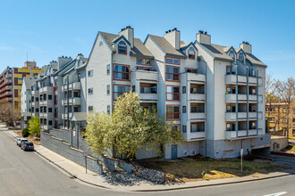 Albion Court Apartments in Denver, CO - Building Photo - Primary Photo