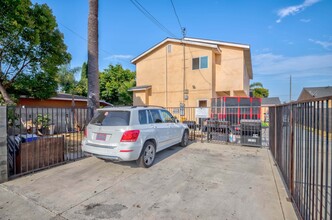 20802 Pioneer Blvd in Lakewood, CA - Building Photo - Building Photo