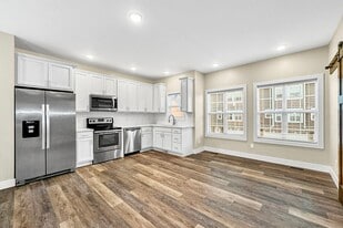 Highland Pointe in Bettendorf, IA - Building Photo