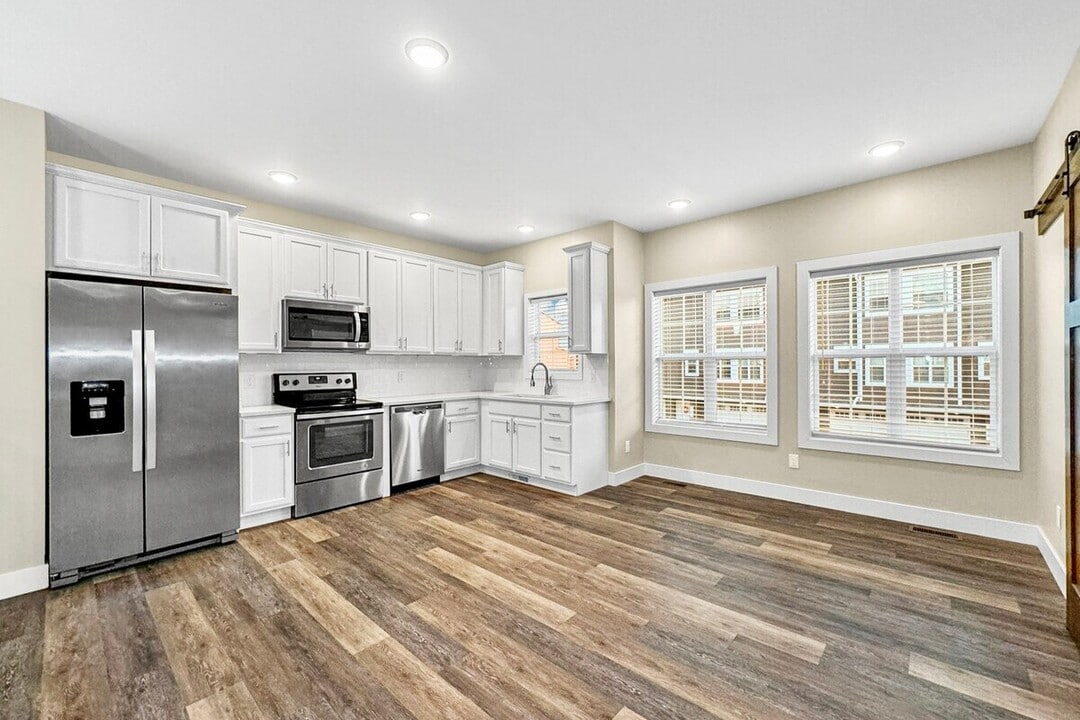 Highland Pointe in Bettendorf, IA - Building Photo