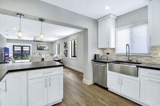 6500 SW 38th St in Miami, FL - Building Photo - Building Photo