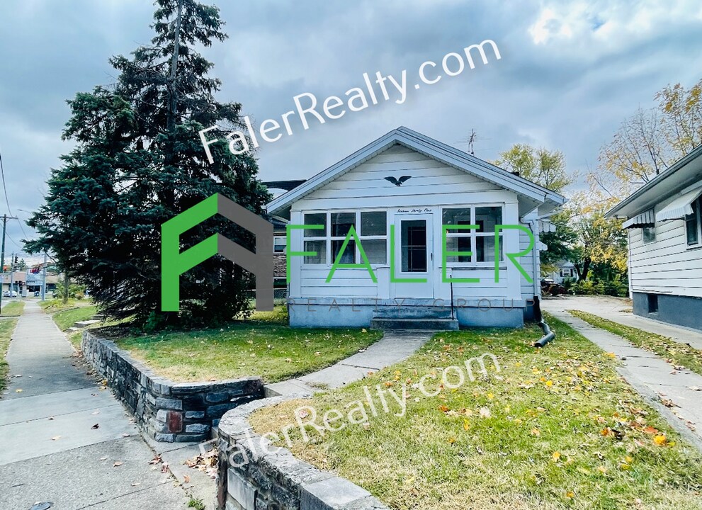 1631 Watervliet Ave in Dayton, OH - Building Photo