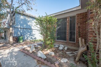 2006 Charlotte Way in Round Rock, TX - Building Photo - Building Photo