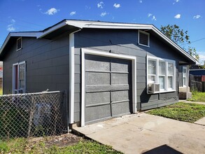 3008 Cedar St in Victoria, TX - Building Photo - Building Photo