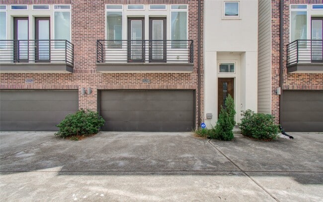 property at 5521 Larkin St