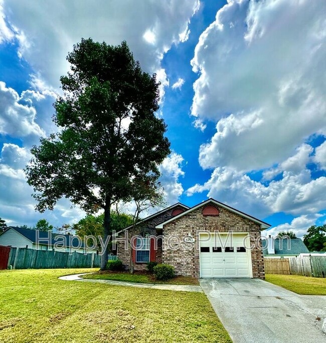 8693 Blackshear Ct