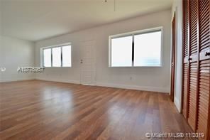 2250 Bay Dr in Miami Beach, FL - Building Photo - Building Photo