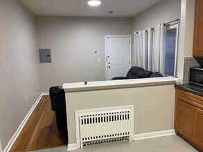 288 2nd Ave W, Unit 1B in Newark, NJ - Foto de edificio - Building Photo