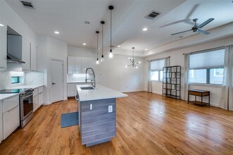5708 Bryan Pkwy in Dallas, TX - Building Photo - Building Photo